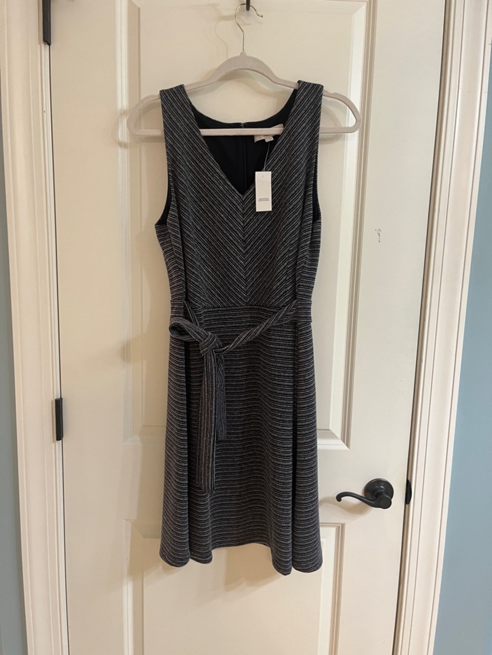 LOFT Sleeveless Knit Belted Midi Dress - Navy and Mutted white